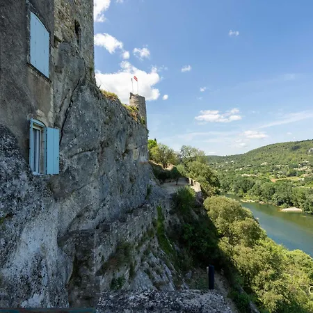 Le Chateau D'aigueze