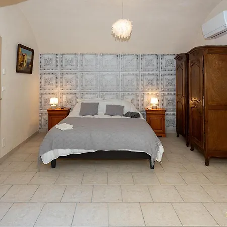 Le Chateau D'aigueze Aigueze