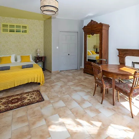 Le Chateau D'aigueze * Aigueze