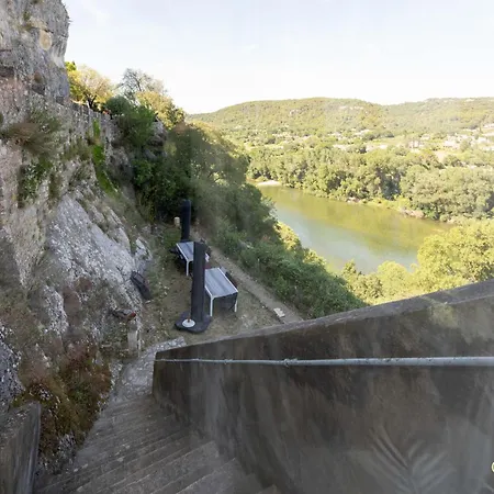 Le Chateau D'aigueze *