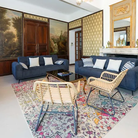 Le Chateau D'aigueze