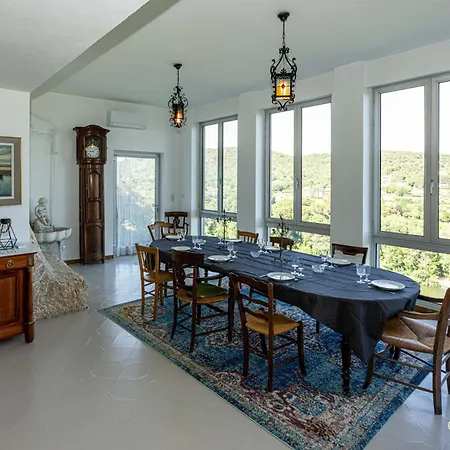 Le Chateau D'aigueze Βίλα Aigueze