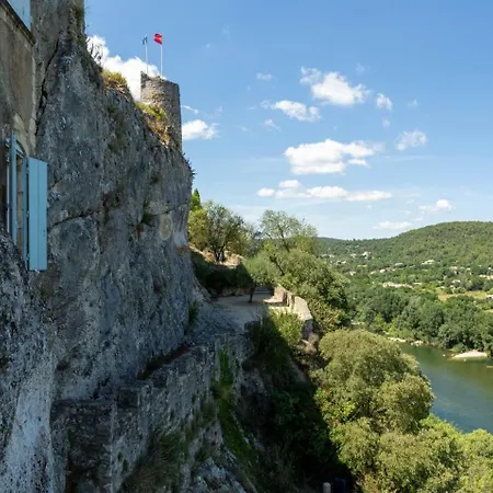 וילה Le Chateau D'aigueze אגז