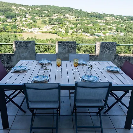 Le Chateau D'aigueze *